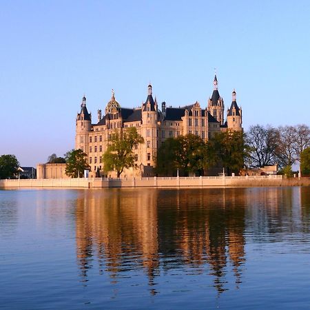 Gasthof Zur Guten Quelle Schwerin  Bagian luar foto