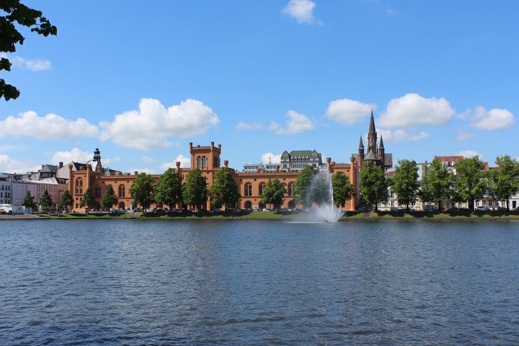 Gasthof Zur Guten Quelle Schwerin  Bagian luar foto