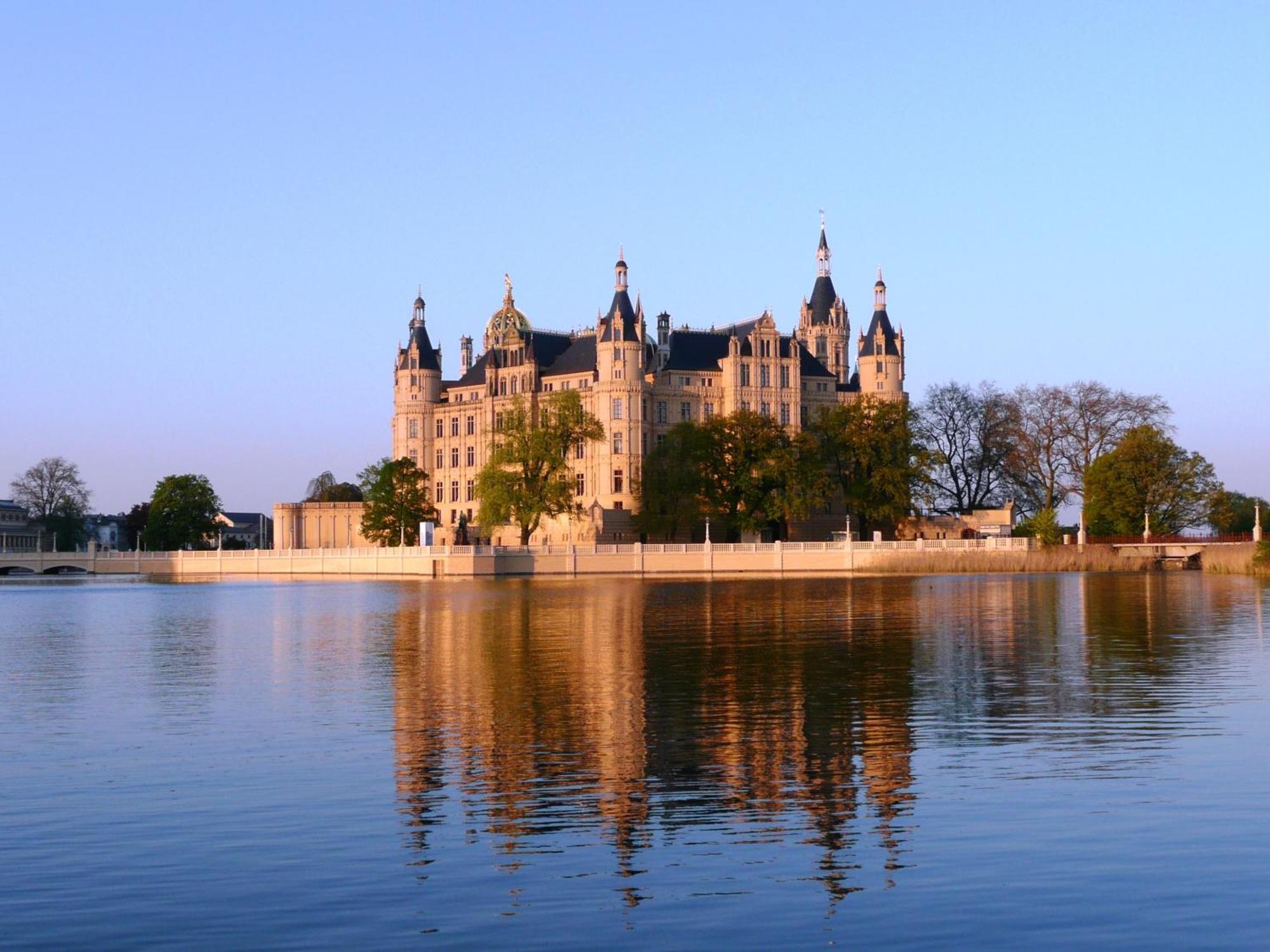 Gasthof Zur Guten Quelle Schwerin  Bagian luar foto