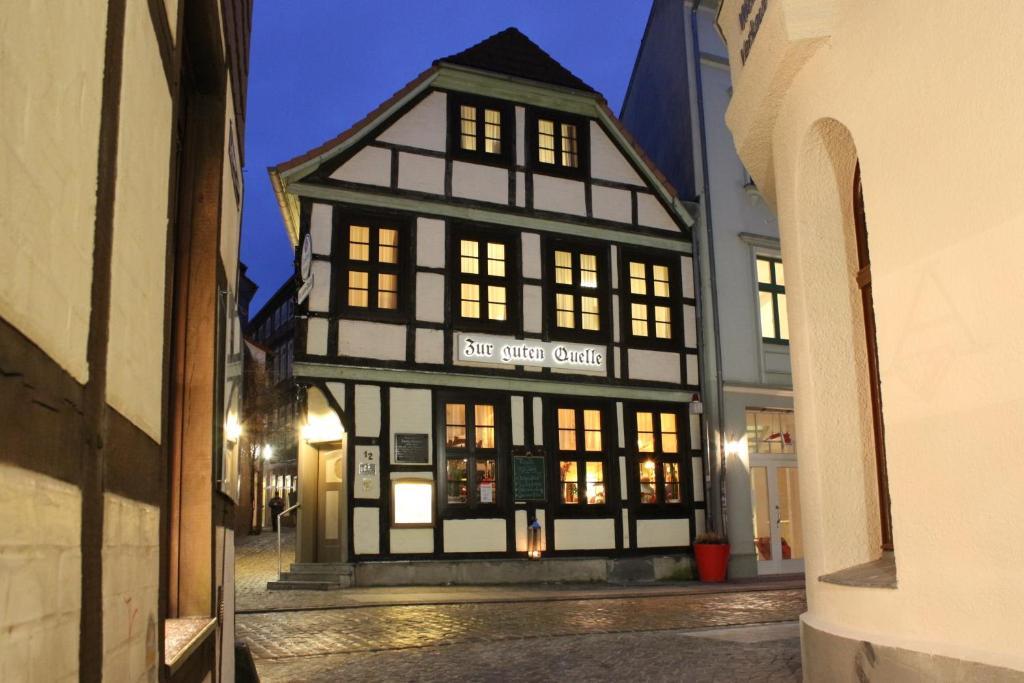 Gasthof Zur Guten Quelle Schwerin  Bagian luar foto